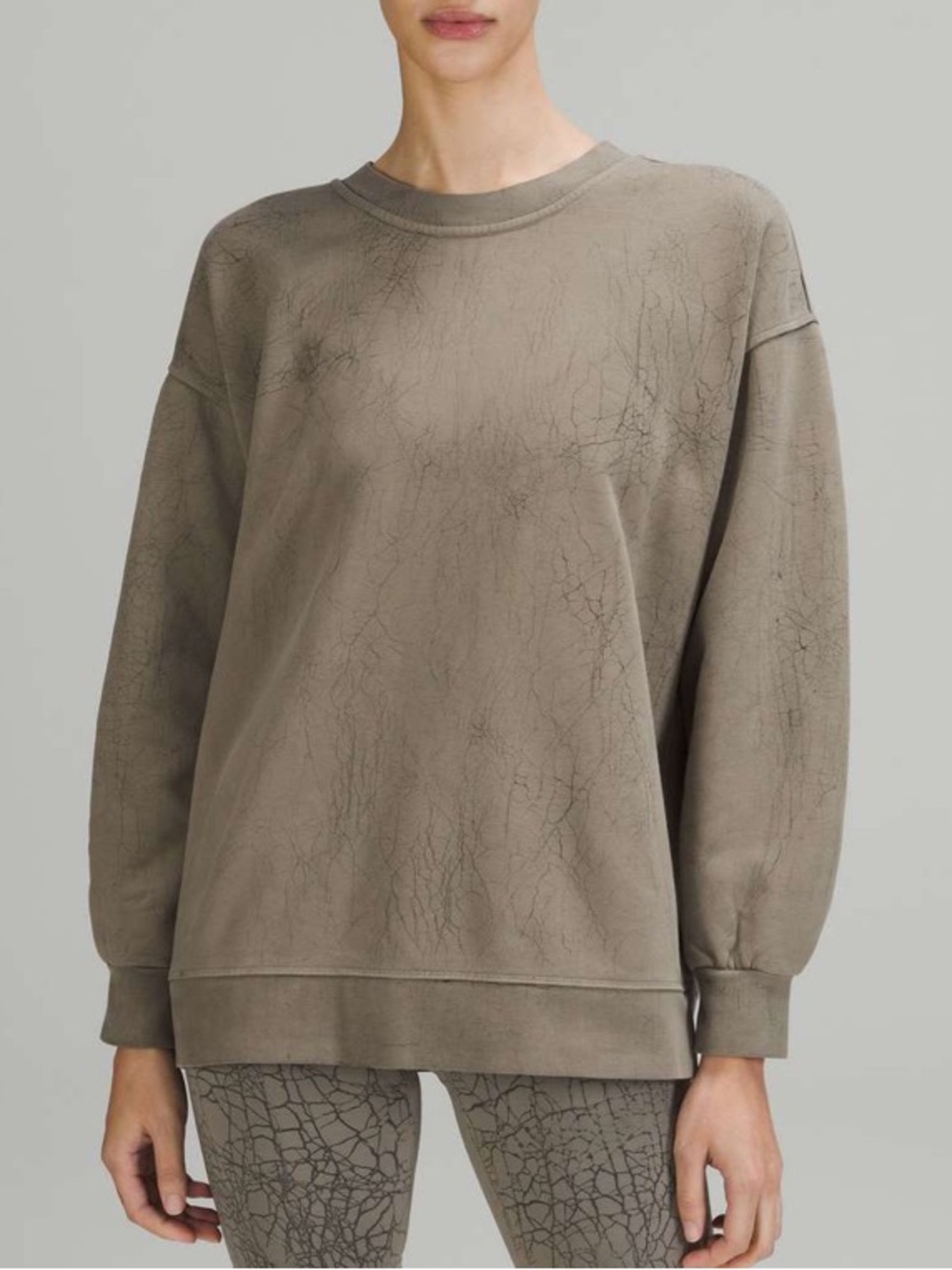Lululemon Perfectly Oversized Crew
Thread Dye Rover Black